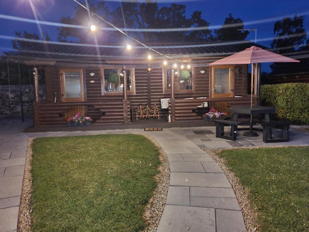 Cosy Countryside Log Cabin Kilkenny Eksteriør billede