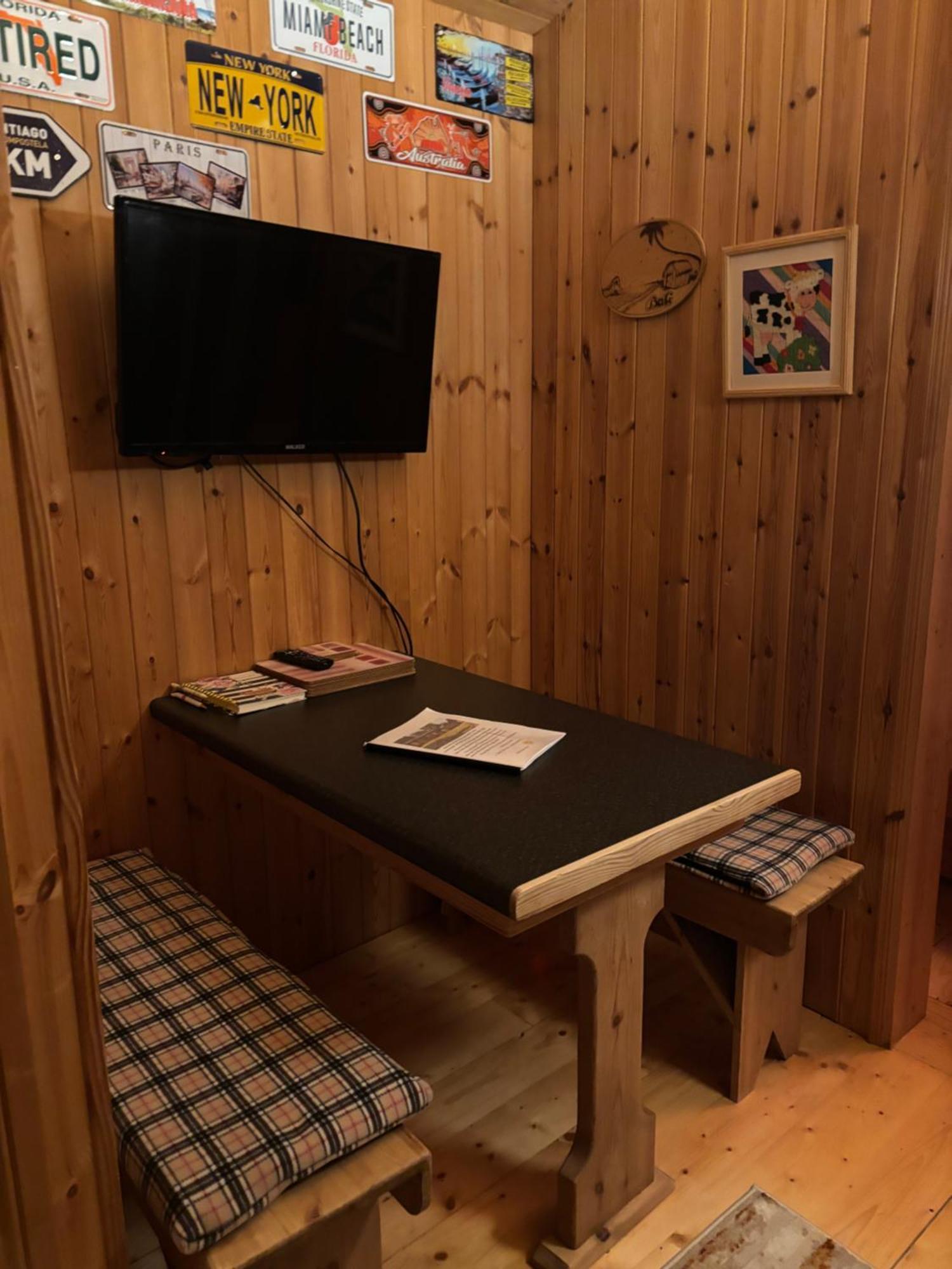 Cosy Countryside Log Cabin Kilkenny Eksteriør billede